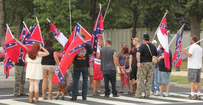 confederate crowd